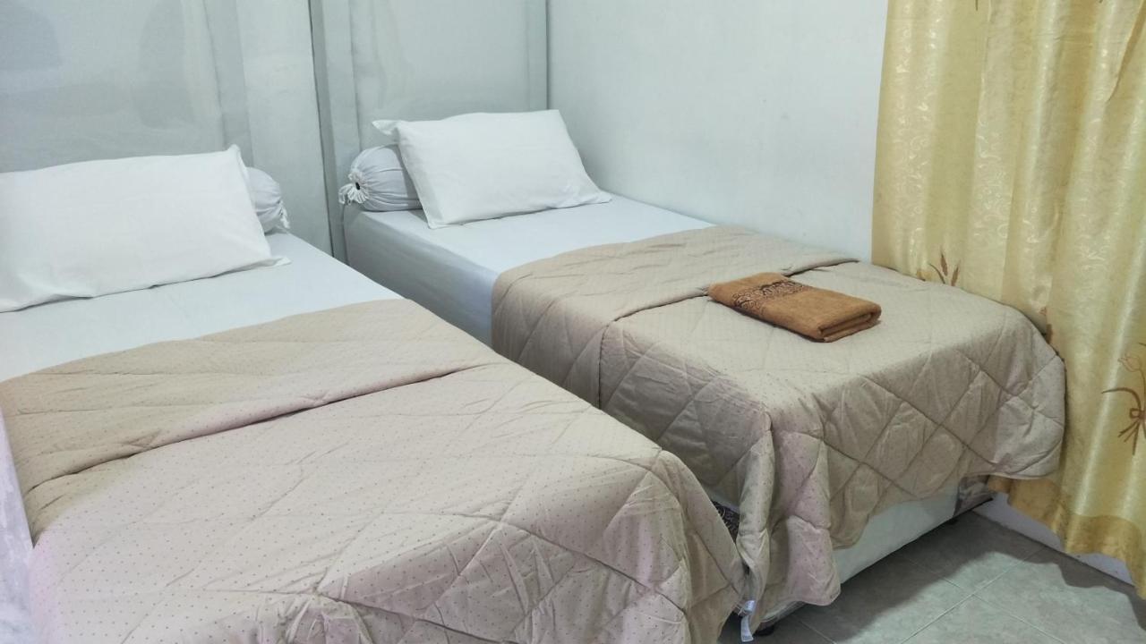 Kana Hasya Homestay "Rumoh Jamee" Meulaboh Екстериор снимка