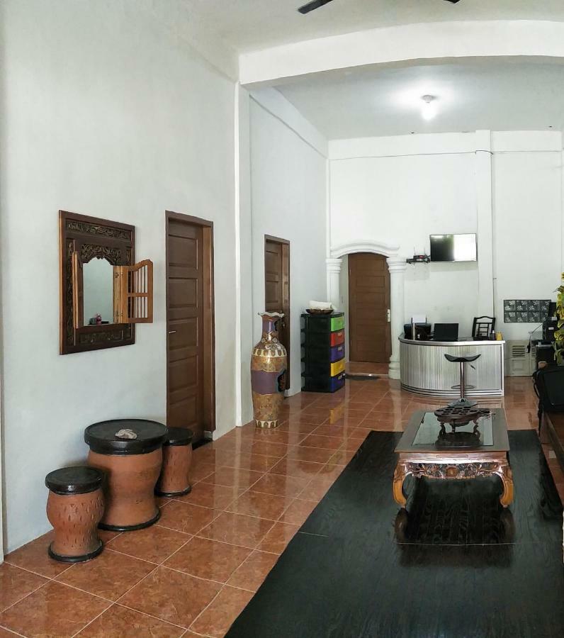 Kana Hasya Homestay "Rumoh Jamee" Meulaboh Екстериор снимка
